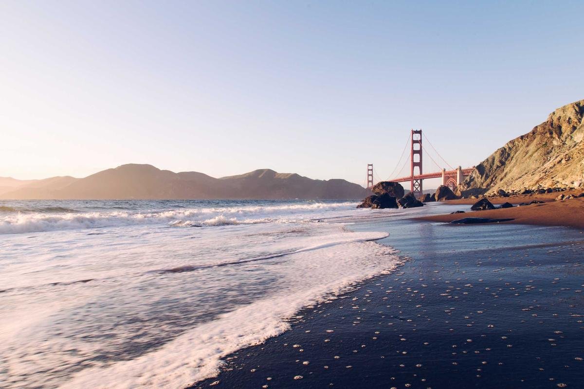 بين المؤشرات والواقع: مقالات وتحليلات